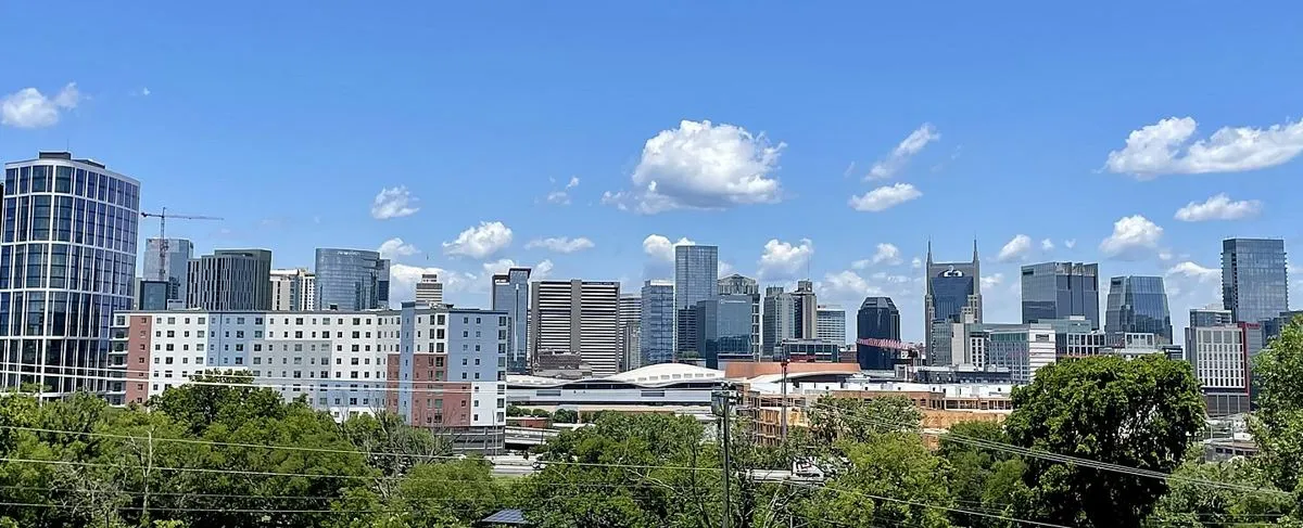 Horizonte de Nashville (Tennessee) visto desde Fort Negley