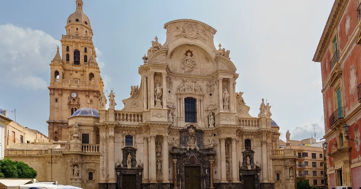 Fachada barroca de la Catedral de Murcia